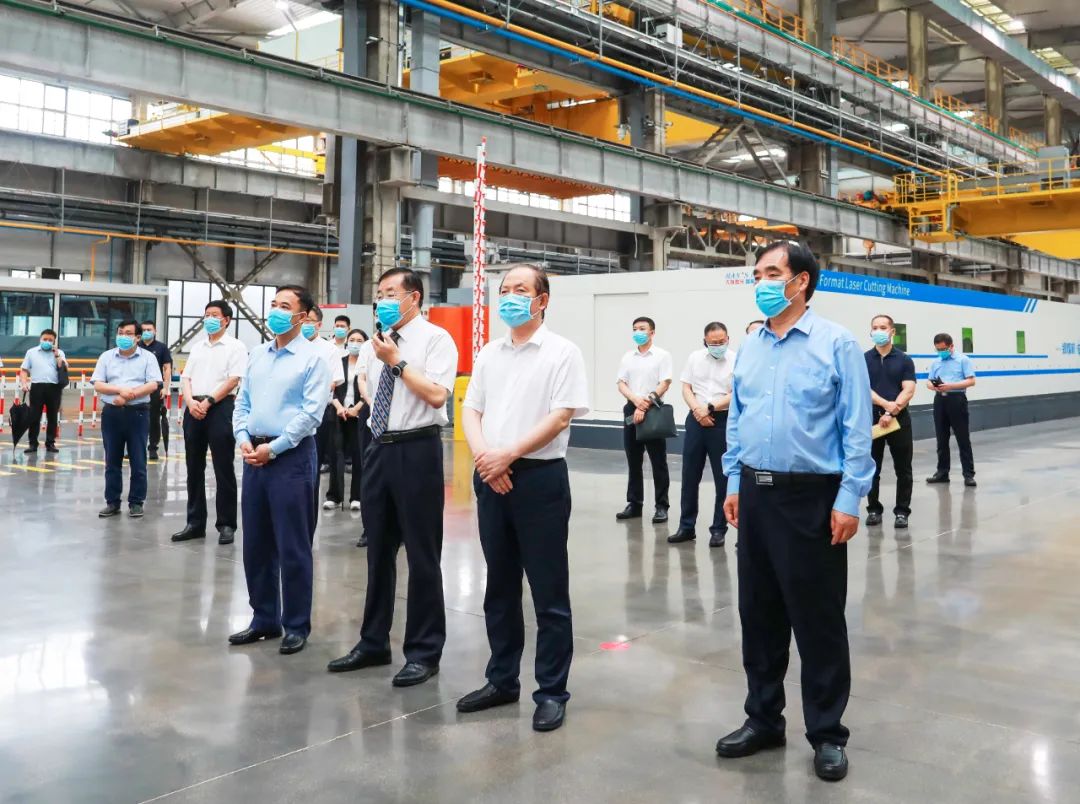 2022年7月5日安伟一行到来（杏彩游戏官网
首台套产品示范基地生产车间）.jpg