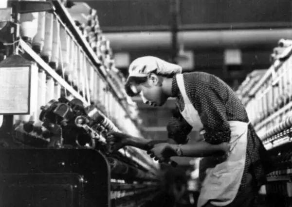 全国首届劳动模范,原上海市国棉十七厂纺织工人黄宝妹